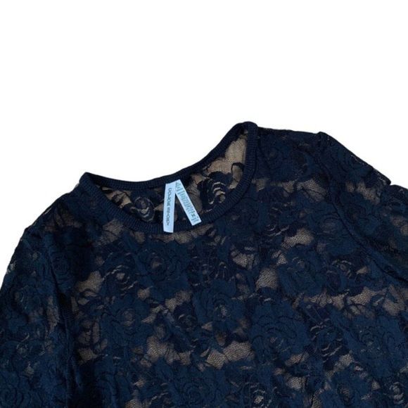 Black Lace Color Story Long Sleeve Size Medium - Picture 2 of 5